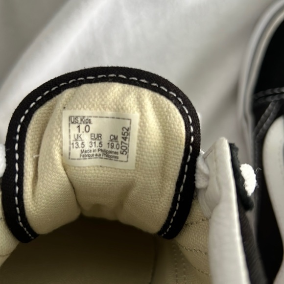 Old skool Vans sneakers, black and white, size 1 kids - Picture 7 of 16